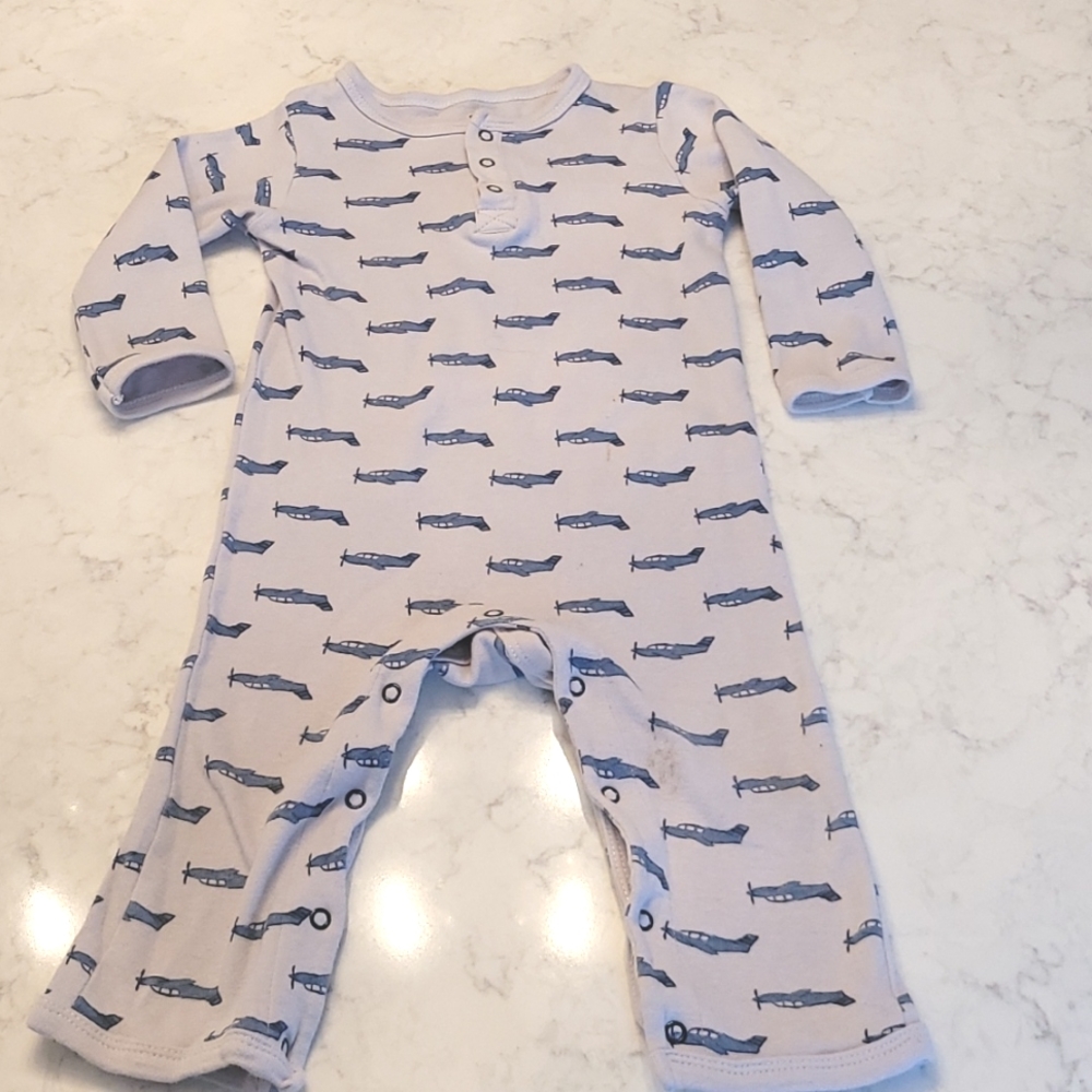 HB AIRPLANE PAJAMA.  GREY AND BLUE SIZE 18M